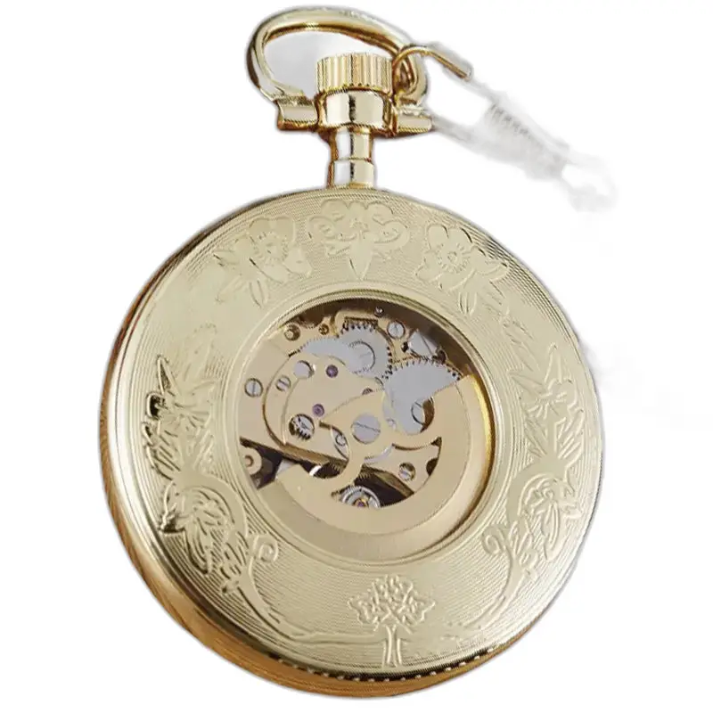Reloj de bolsillo moderno y lujoso con esfera abierta.