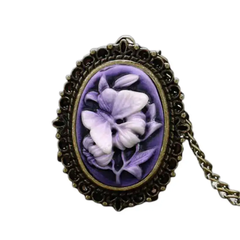 Colgante de camafeo ovalado en elegante reloj con collar de mariposa y orquídea para mujer