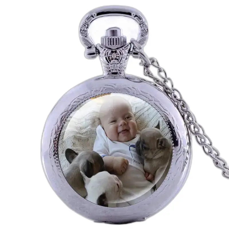 Elegante reloj collar personalizable con bebé y cachorritos en plata