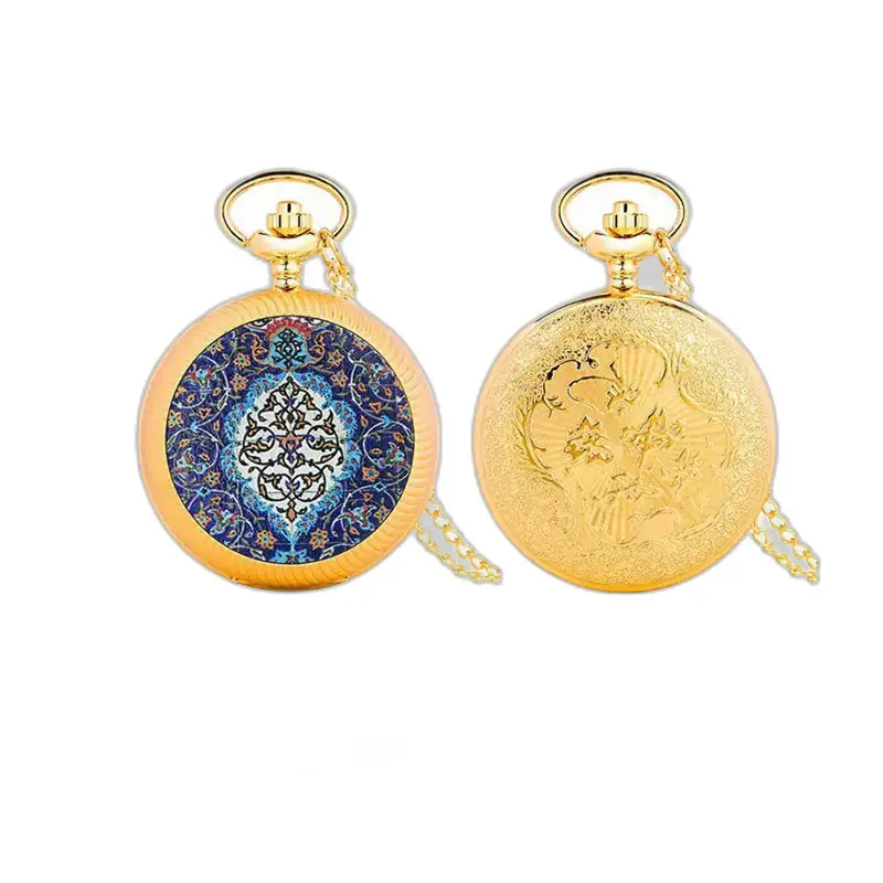 Dos relojes de bolsillo dorados, reloj vintage con collar de flores blancas y mecanismo de cuarzo