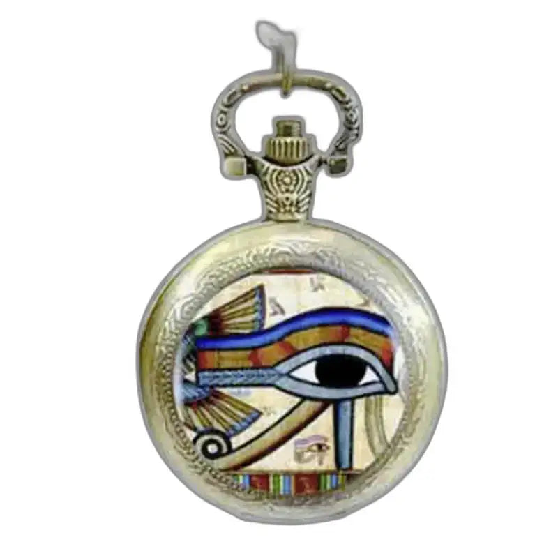 Elegante reloj colgante del Antiguo Egipto con Ojo de Horus en un diseño sofisticado