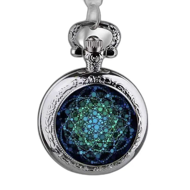 Elegante reloj con colgante de roseta de cuentas y diseño geométrico azul y verde